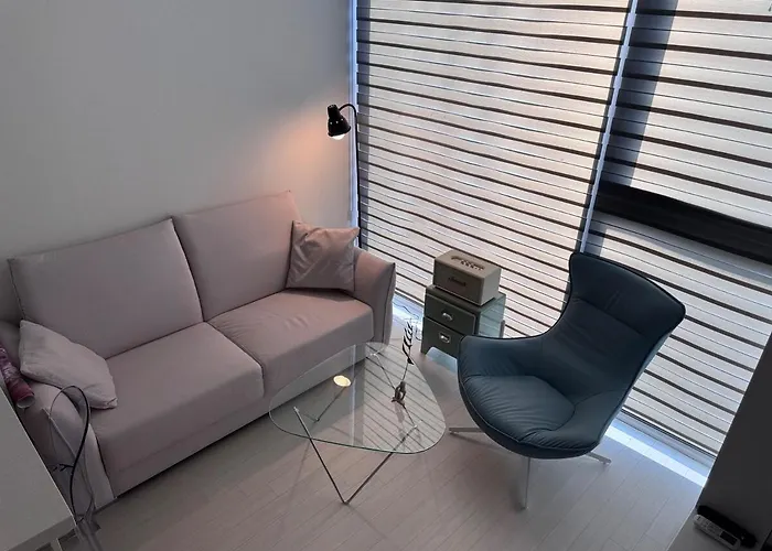 Open2-hongik Hapjeong Station 2 Minutes-luxury Style-panoramic River View-queen Bed For 2 People-comfortable Sofa Ott