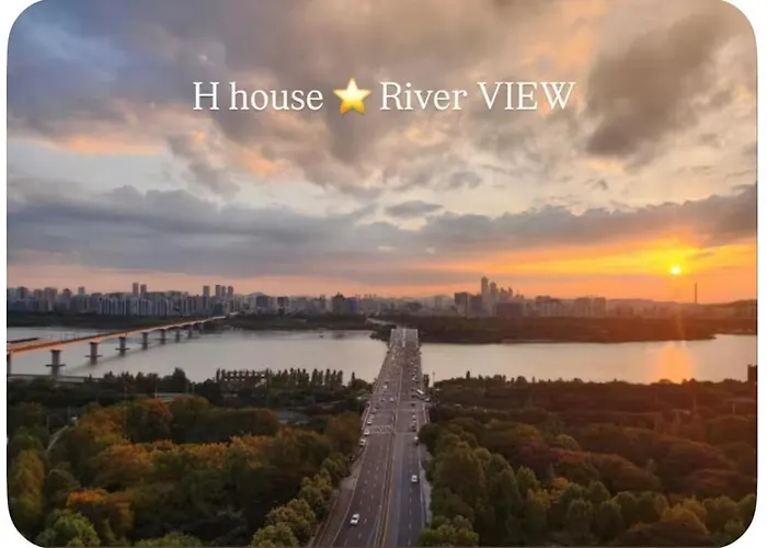 Open2-hongik Hapjeong Station 2 Minutes-luxury Style-panoramic River View-queen Bed For 2 People-comfortable Sofa Ott *